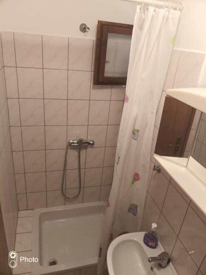 Kontin 2 Daire Stari Grad  Dış mekan fotoğraf